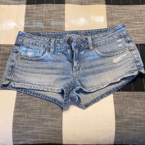 American eagle size 6 Jean shorts